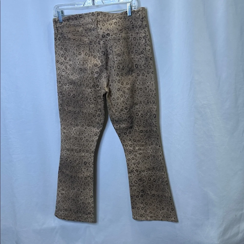 Frame Denim Le Crop Mini Boot pant in snakeskin print.  Size 30. Like new. - Picture 4 of 5
